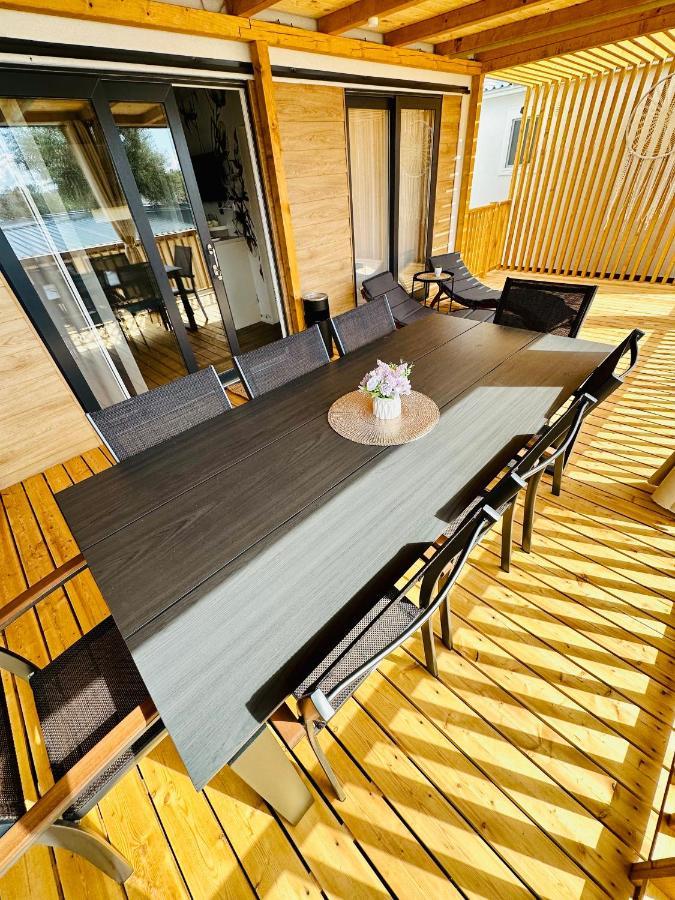 Villa Family Grand De Luxe Mobilhome 셀스 외부 사진